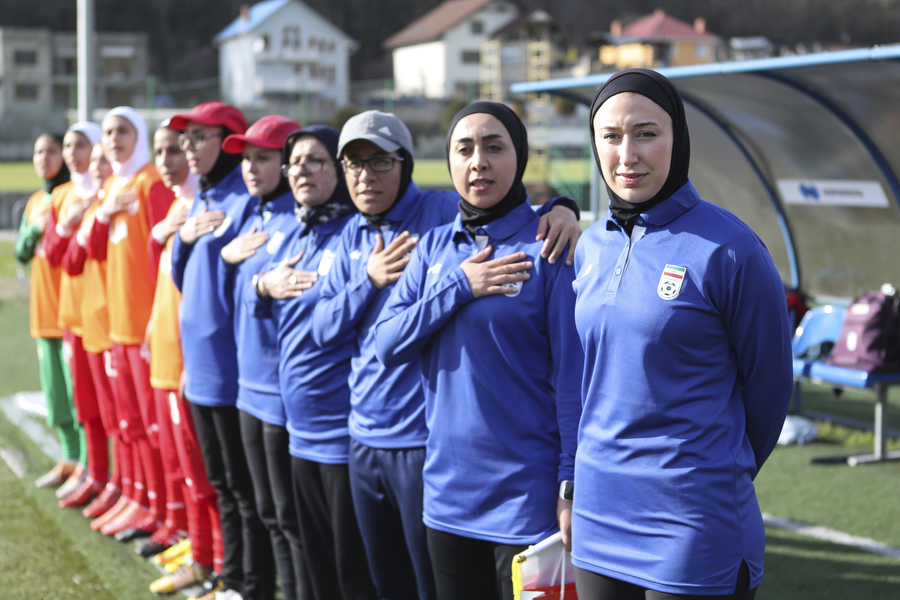 حرفه ای به سبک کتایون خسرویار : می خواهند به خاطر چند تکه لباس غر بزنند یا قهرمان شوند؟