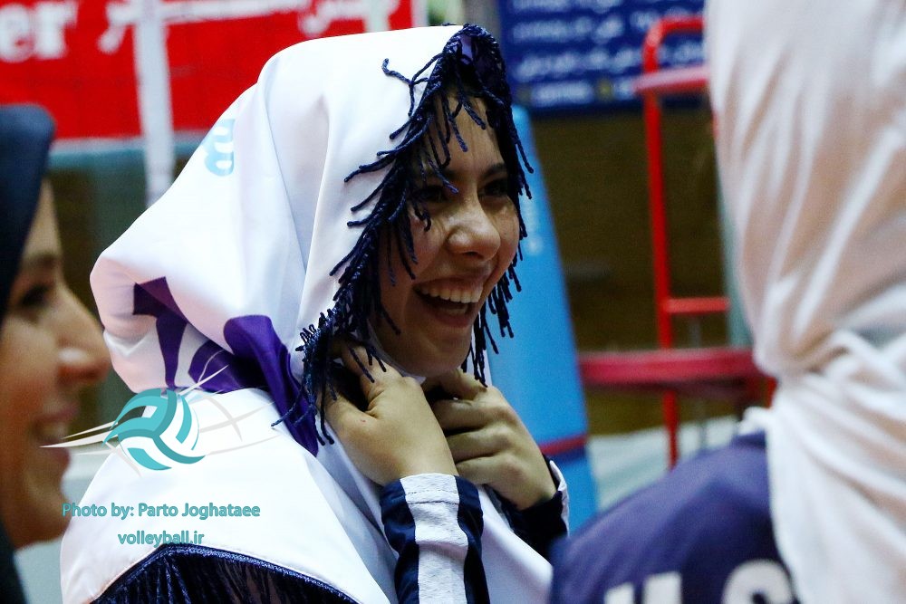 تصاویر قهرمانی پیکان در لیگ والیبال زنان 96