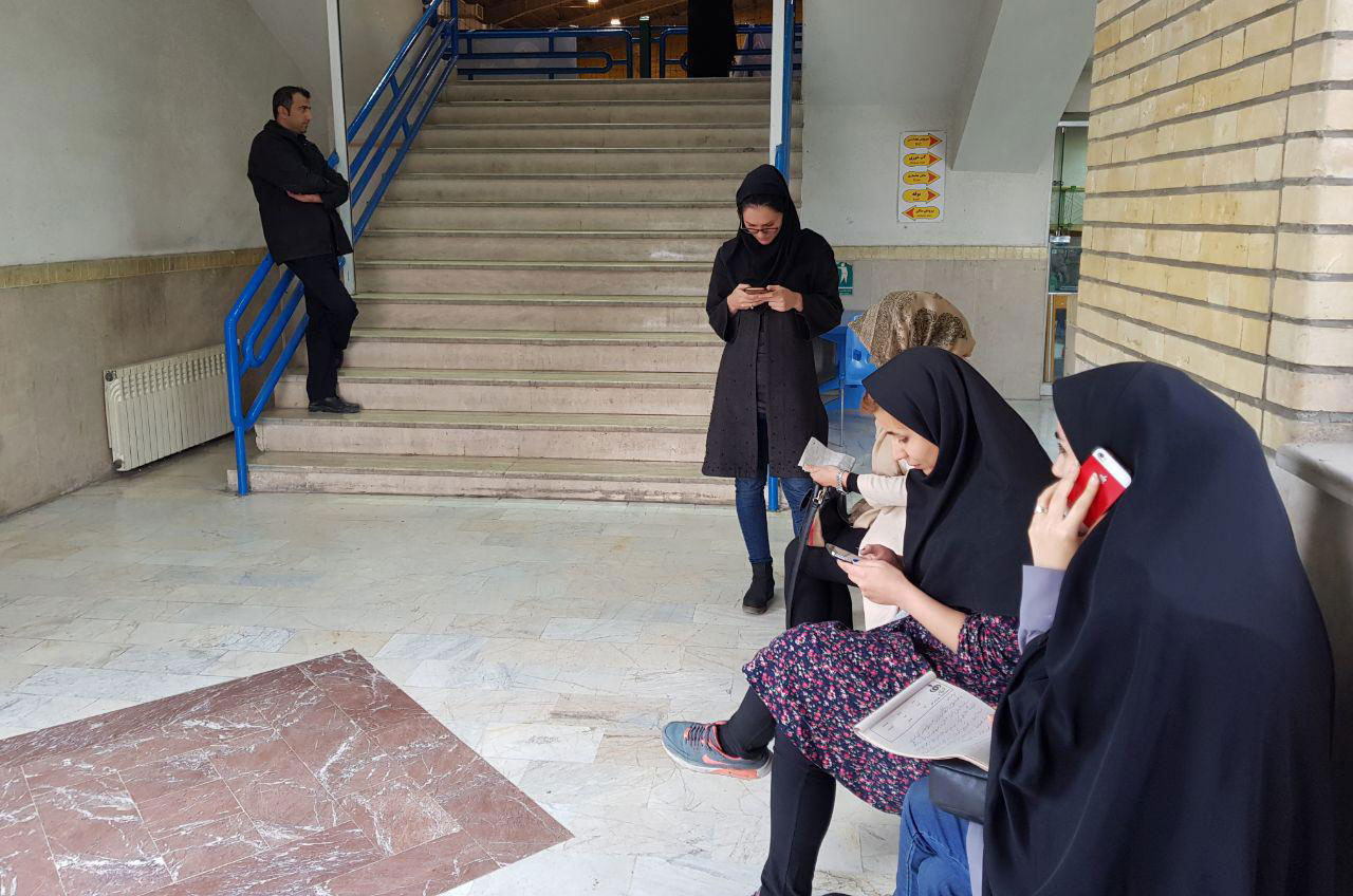 تکرار رفتار دوگانه با خبرنگاران / ترویج بی اعتمادی در عصر 5 ستارگی؟