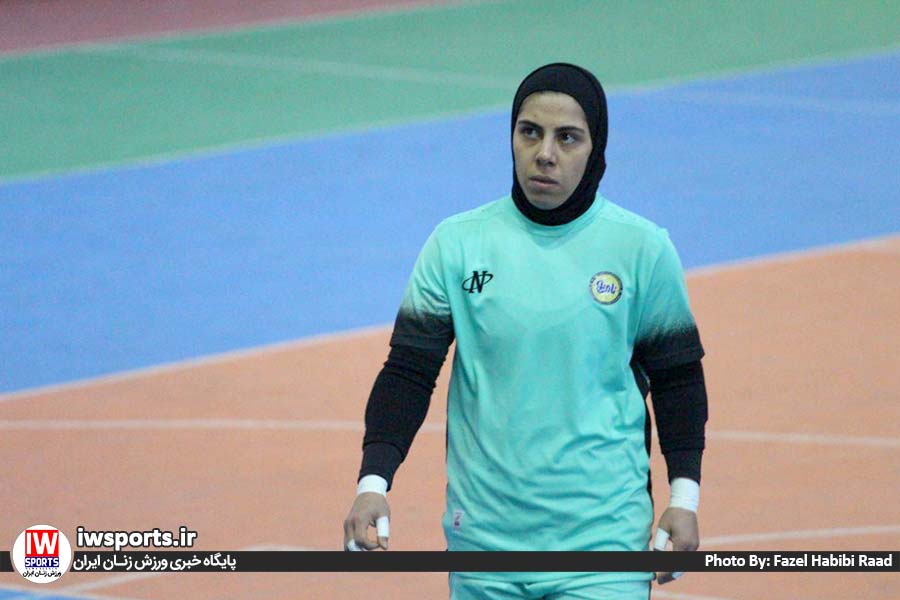 توسلی: پاداش‌هایمان را روی هم بگذاریم نمی‌توانیم یک پراید بخریم!