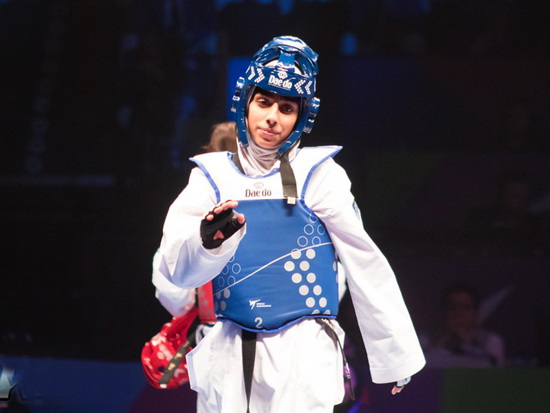 تمدید قرارداد مهلا مومن زاده با لوازم خانگی کن