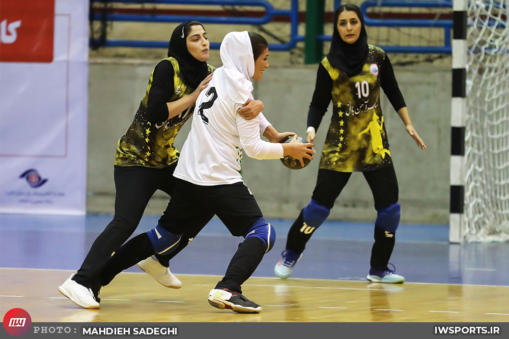 ذوب آهن با پیروزی بر بافق مدعی صعود شد