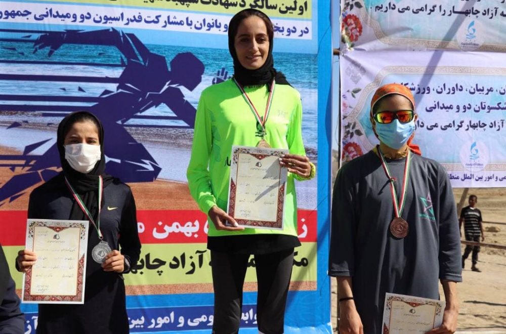 دو صحرانوردی بانوان کشور در چابهار پریسا عرب سمیرا خداترس پریچهر شاهی