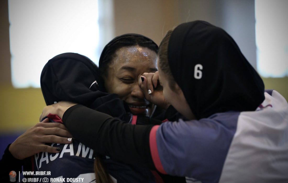 شوماری هریس از بسکتبال و زندگی در ایران می‌گوید