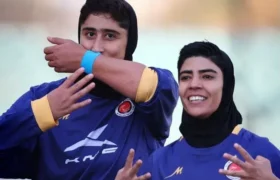 ویدئو | فاطمه گرایلی و پیروزی خواندن پرسپولیس